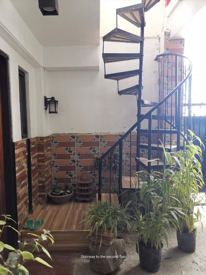 Country Bug Inn Тагайтай Экстерьер фото