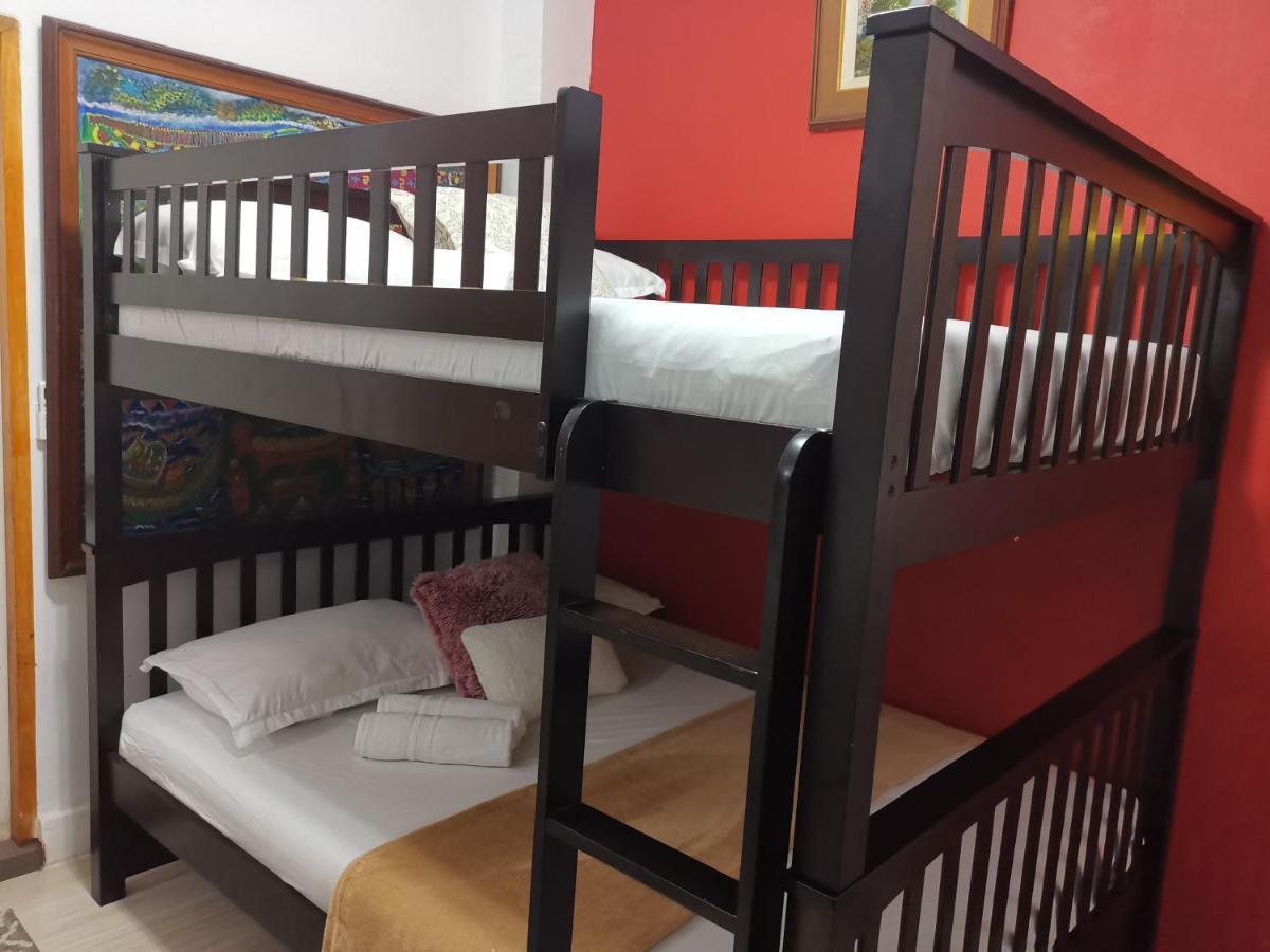 Country Bug Inn Тагайтай Экстерьер фото