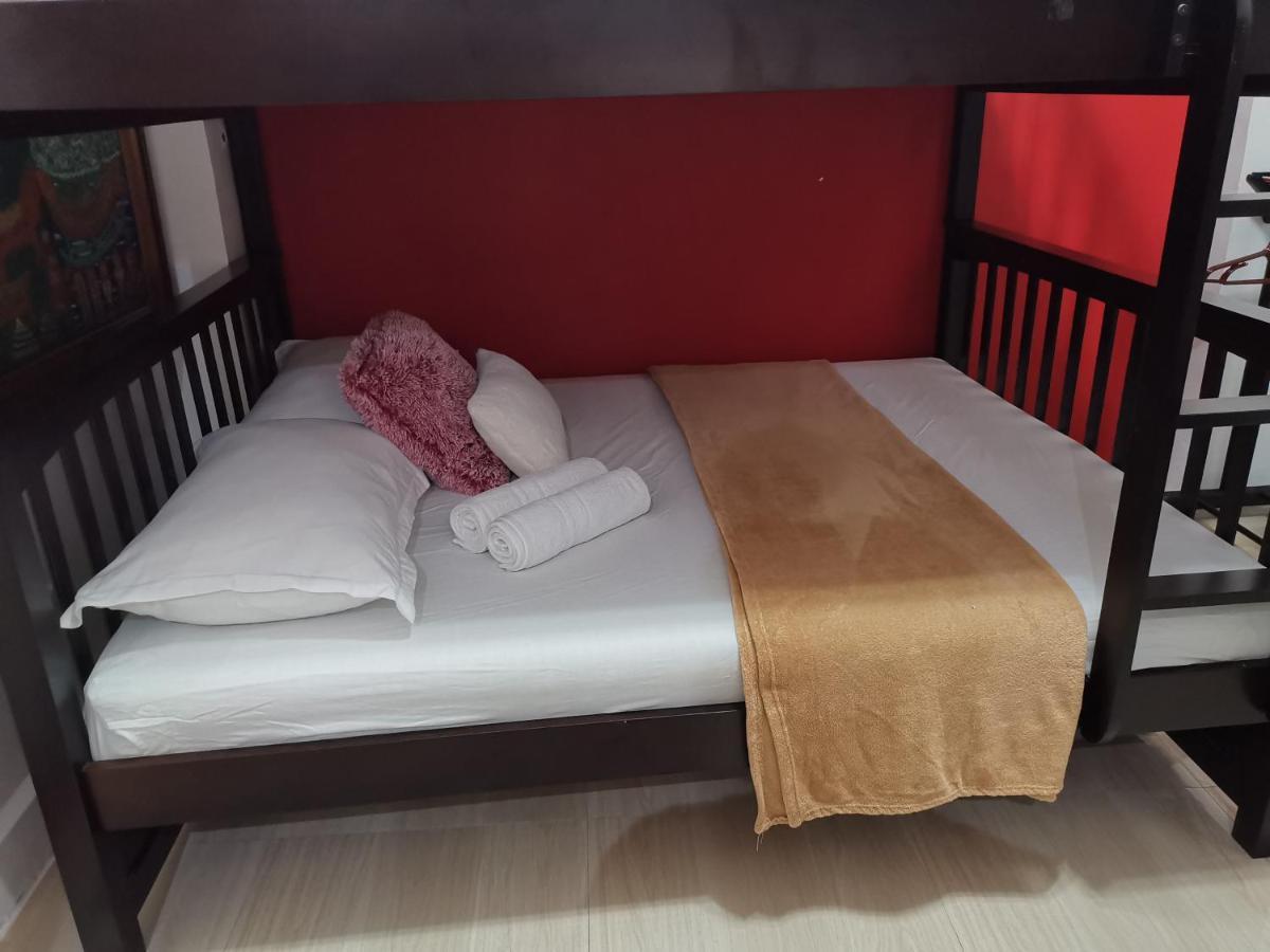 Country Bug Inn Тагайтай Экстерьер фото
